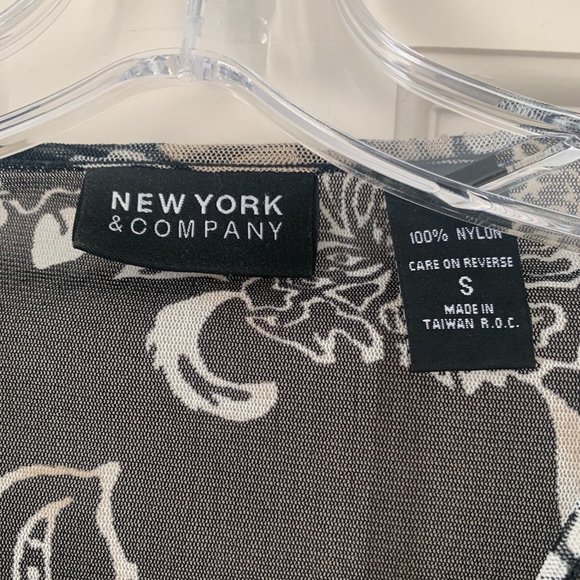 2/$20 New York & Company Sheer Floral Shirt - Picture 3 of 6